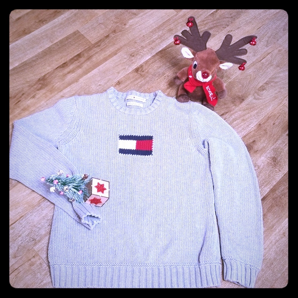 TOMMY HILFIGER SWEATER size M